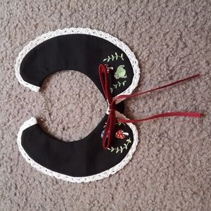 Embroidered Peter Pan detachable collar